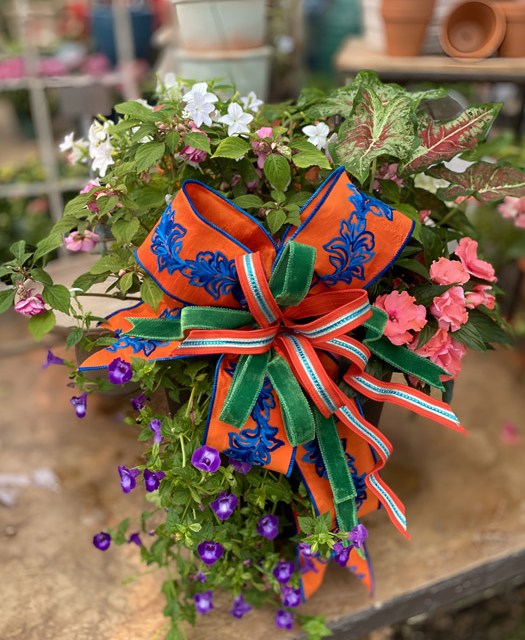 Holiday Décor with Ribbon: What’s Trending