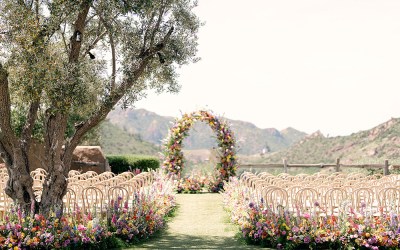 At the Altar, Down the Aisle: Ceremony Floral Trends